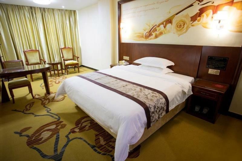 הויג'ואו Longhui Business Hotel מראה חיצוני תמונה
